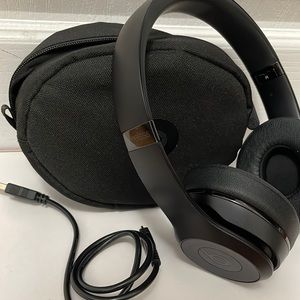 beats solo 3 blutooth headphones